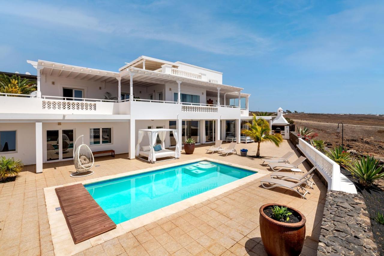 Odin Luxury Villa By Buenavilla Пуерто Калеро Екстериор снимка